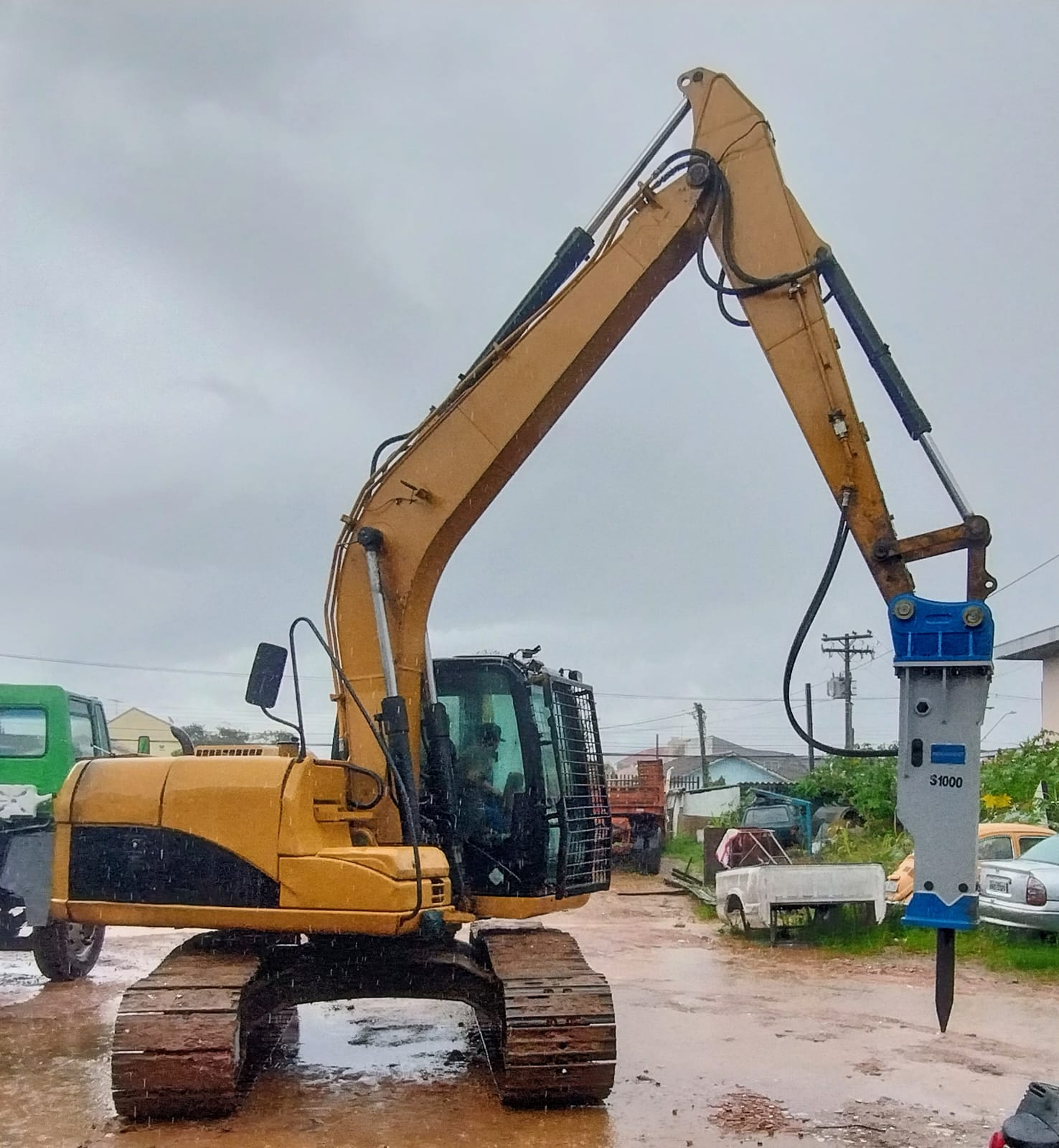 Escavadeira com Martelo Rompedor de 1000Kg